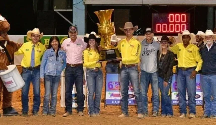 Vitória Guedes Ribeiro & Felipe Enzo Figueiredo